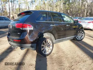 2013 Lincoln MKX with VIN 2LMDJ6JK8DBL60753, listed as a IAAI auction lot 41760954 with 121,714 mi miles. Bid and sale history available at carsss.com. Image 4.