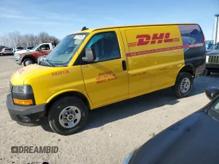 2020 GMC Savana Cargo Van with VIN 1GTW7AFG6L1252138, listed as a Copart auction lot 48175425 with 174,950 mi miles and Salvage Title. Bid and sale history available at carsss.com. Image 1.