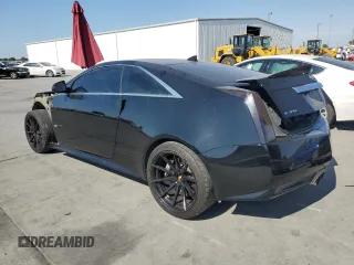 2013 Cadillac CTS-V z VIN 1G6DV1EP1D0102981, wystawiony jako Copart lot #61349404 z przebiegiem 59 386 mil mil oraz Szkody całkowita. Historia ofert i sprzedaży dostępna na DreamBid. Obrazek 2.