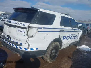 2018 Ford Police Interceptor Utility z VIN 1FM5K8AR8JGB93126, wystawiony jako IAAI lot #41642960 z przebiegiem 64 650 mil mil oraz . Historia ofert i sprzedaży dostępna na DreamBid. Obrazek 4.