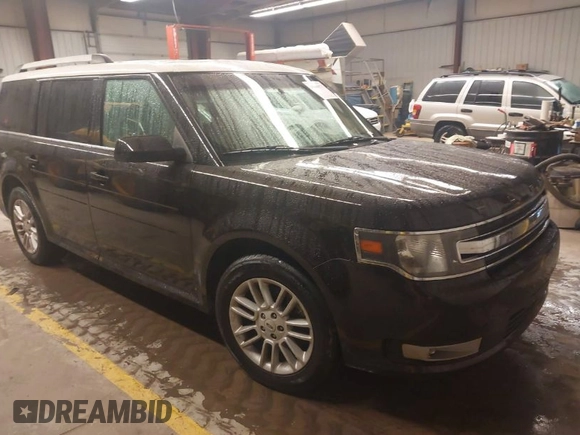 2013 Ford Flex SEL with VIN 2FMHK6C88DBD32396, listed as a IAAI auction lot 41960977 with 97,932 mi miles. Bid and sale history available at carsss.com. Image 1.