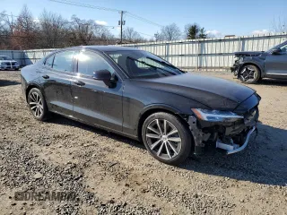 2022 Volvo S60 Momentum with VIN 7JRL12TZ7NG187205, listed as a Copart auction lot 46633665 with 15,477 mi miles and Salvage Title. Bid and sale history available at carsss.com. Image 4.