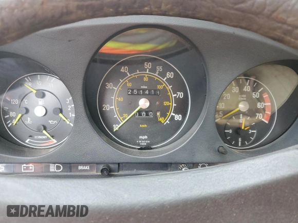 1982 Mercedes-Benz 380 SL z VIN WDBBA45A7CB016184, wystawiony jako Copart lot #72085954 z przebiegiem 251 411 mil mil oraz Szkoda całkowita • Salvage title. Historia ofert i sprzedaży dostępna na DreamBid. Obrazek 9.