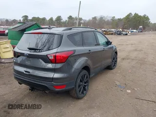 2019 Ford Escape SE with VIN 1FMCU0GDXKUB29364, listed as a IAAI auction lot 41673950 with 65,722 mi miles. Bid and sale history available at carsss.com. Image 4.