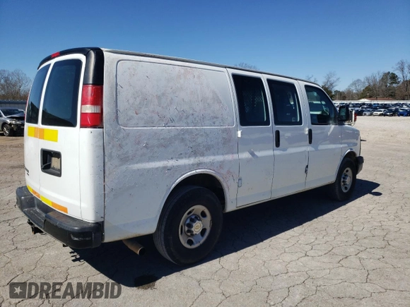 2013 Chevrolet Express Cargo z VIN 1GCWGFCA7D1904215, wystawiony jako Copart lot #46061825 z przebiegiem 92 041 mil mil oraz Czysty tytuł • Clean title. Historia ofert i sprzedaży dostępna na DreamBid. Obrazek 3.