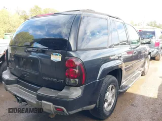2004 Chevrolet TrailBlazer LT with VIN 1GNDT13S742129740, listed as a IAAI auction lot 41855217 with 205,496 mi miles. Bid and sale history available at carsss.com. Image 4.
