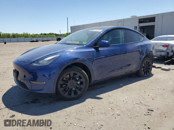 2022 Tesla Model Y Long Range z VIN 7SAYGDEEXNF444122, wystawiony jako Copart lot #54344735 z przebiegiem 33 230 mil mil oraz Szkody całkowita. Historia ofert i sprzedaży dostępna na DreamBid. Obrazek 1.