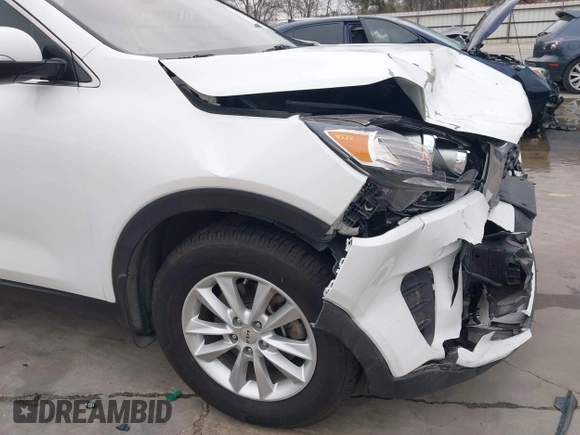 2019 Kia Sorento L with VIN 5XYPG4A38KG555012, listed as a IAAI auction lot 41772285 with 111,685 mi miles. Bid and sale history available at carsss.com. Image 18.