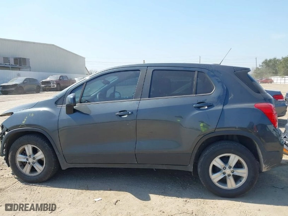 2020 Chevrolet Trax LS with VIN 3GNCJKSB4LL228232, listed as a IAAI auction lot 41670275 with 113,043 mi miles. Bid and sale history available at carsss.com. Image 15.
