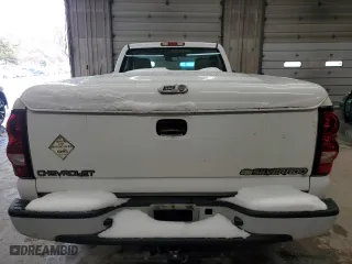 2005 Chevrolet Silverado 1500 Work Truck with VIN 1GCEC14X95Z180219, listed as a Copart auction lot 89391085 with 215,056 mi miles and Clean Title. Bid and sale history available at carsss.com. Image 6.