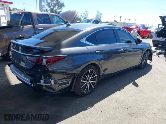 2024 Lexus ES with VIN 58ADA1C17RU044211, listed as a IAAI auction lot 41824731 with 36,048 mi miles. Bid and sale history available at carsss.com. Image 4.