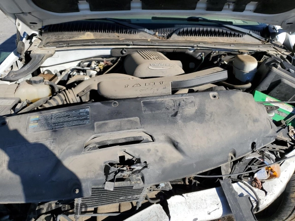 2005 Chevrolet Suburban Z71 with VIN 3GNFK16Z35G217438, listed as a Copart auction lot 43294115 with 100,353 mi miles and Salvage Title. Bid and sale history available at carsss.com. Image 13.