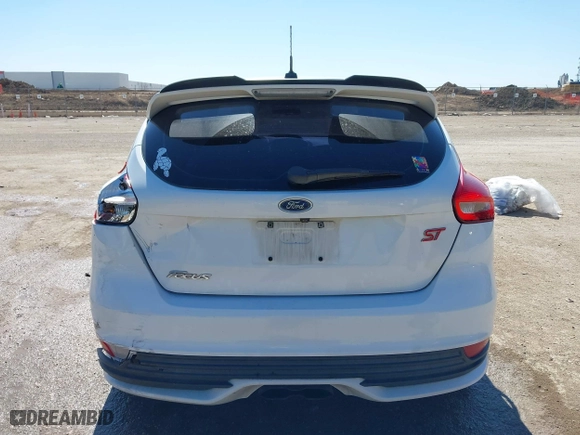 2015 Ford Focus ST with VIN 1FADP3L98FL292289, listed as a IAAI auction lot 41670338 with 100,742 mi miles. Bid and sale history available at carsss.com. Image 17.