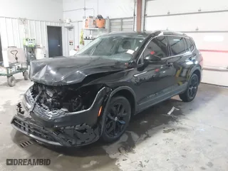 2022 Volkswagen Tiguan SE with VIN 3VV2B7AX1NM112240, listed as a IAAI auction lot 41363279 with 208,771 mi miles. Bid and sale history available at carsss.com. Image 2.
