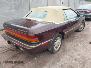 1995 Chrysler LeBaron z VIN 1C3EU4538SF504479, wystawiony jako IAAI lot #42045815 z przebiegiem 102 042 mil mil oraz . Historia ofert i sprzedaży dostępna na DreamBid. Obrazek 4.
