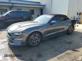 2020 Ford Mustang EcoBoost z VIN 1FATP8UH4L5113308, wystawiony jako Copart lot #56129445 z przebiegiem 125 058 mil mil oraz Nie do naprawy. Historia ofert i sprzedaży dostępna na DreamBid. Obrazek 1.