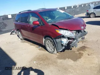 2013 Toyota Sienna XLE AAS with VIN 5TDYK3DC9DS306362, listed as a IAAI auction lot 41391815 with 83,205 mi miles. Bid and sale history available at carsss.com. Image 1.