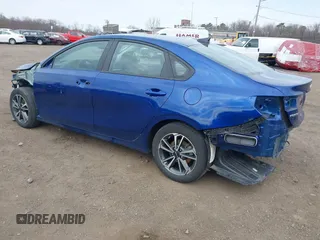 2023 Kia Forte LXS z VIN 3KPF24AD1PE602579, wystawiony jako IAAI lot #41760080 z przebiegiem 28 424 mil mil oraz . Historia ofert i sprzedaży dostępna na DreamBid. Obrazek 3.