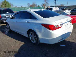 2011 Hyundai Sonata SE with VIN 5NPEC4AC0BH089653, listed as a IAAI auction lot 41820821 with 187,704 mi miles and . Bid and sale history available at carsss.com. Image 3.