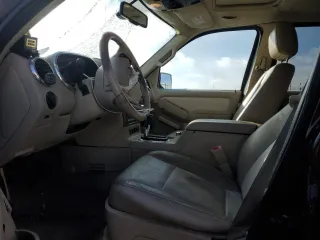 2006 Ford Explorer Eddie Bauer z VIN 1FMEU74816UB52918, wystawiony jako Copart lot #43963825 z przebiegiem 135 249 mil mil oraz Szkoda całkowita • Salvage title. Historia ofert i sprzedaży dostępna na DreamBid. Obrazek 7.