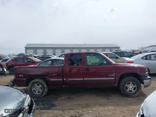 2002 Chevrolet Silverado 1500 LS with VIN 1GCEK19T32E191759, listed as a IAAI auction lot 41880468 with 247,877 mi miles. Bid and sale history available at carsss.com. Image 14.