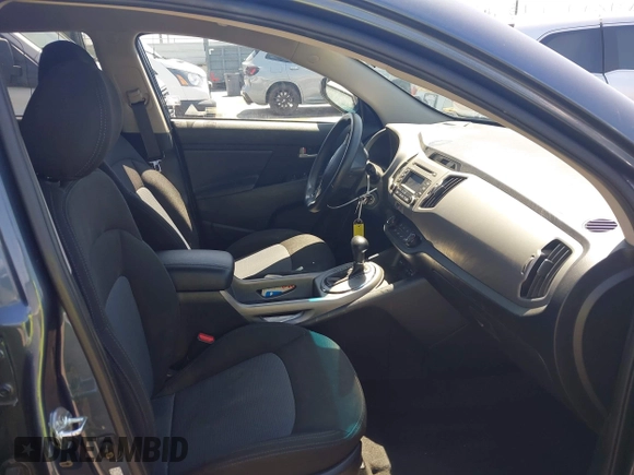 2016 Kia Sportage LX with VIN KNDPB3AC3G7838754, listed as a IAAI auction lot 42004172 with 184,857 mi miles. Bid and sale history available at carsss.com. Image 5.