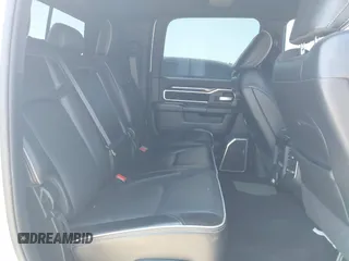 2019 Ram 2500 Laramie z VIN 3C6UR5NL2KG718789, wystawiony jako IAAI lot #42046325 z przebiegiem 54 965 mil mil oraz . Historia ofert i sprzedaży dostępna na DreamBid. Obrazek 8.