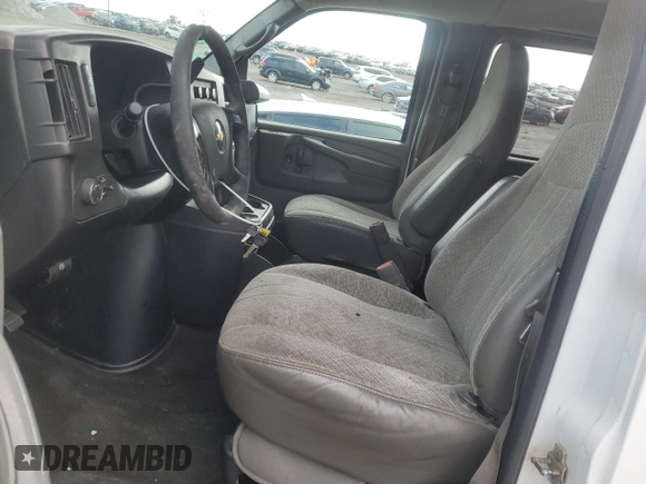 2014 Chevrolet Express Passenger LT with VIN 1GAZG1FG9E1108950, listed as a Copart auction lot 45370685 with 537,650 mi miles and Salvage title. Bid and sale history available at DreamBid. Image 7.