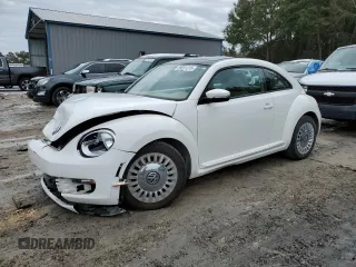 2014 Volkswagen Beetle 2.5L w/Sun with VIN 3VWJP7AT7EM613977, listed as a Copart auction lot 89251315 with 101,885 mi miles and Salvage Title. Bid and sale history available at DreamBid. Image 1.
