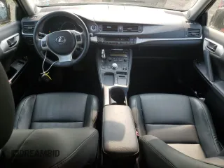 2011 Lexus CT 200h z VIN JTHKD5BH8B2030009, wystawiony jako Copart lot #57466375 z przebiegiem 70 886 mil mil oraz Szkoda całkowita • Salvage title. Historia ofert i sprzedaży dostępna na DreamBid. Obrazek 8.