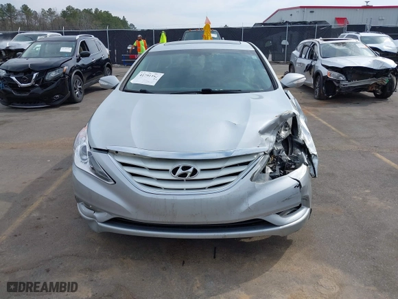 2013 Hyundai Sonata SE with VIN 5NPEC4AC0DH744204, listed as a IAAI auction lot 41791192 with 199,276 mi miles. Bid and sale history available at carsss.com. Image 12.