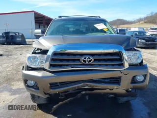 2010 Toyota Sequoia SR5 with VIN 5TDBY5G10AS027095, listed as a IAAI auction lot 41685335 with 1 mi miles. Bid and sale history available at carsss.com. Image 12.