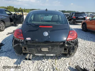 2012 Volkswagen Beetle 2.5L with VIN 3VWJX7AT1CM629184, listed as a Copart auction lot 70026624 with 114,578 mi miles and Clean Title. Bid and sale history available at carsss.com. Image 6.