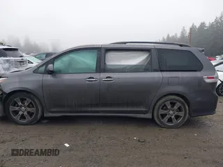 2017 Toyota Sienna SE with VIN 5TDXZ3DC1HS897574, listed as a IAAI auction lot 40998359 with 27,804 mi miles. Bid and sale history available at carsss.com. Image 14.