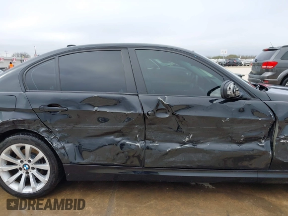 2011 BMW 3 Series 328i xDrive with VIN WBAPK7C59BF082168, listed as a IAAI auction lot 41593485 with 203,099 mi miles. Bid and sale history available at carsss.com. Image 14.