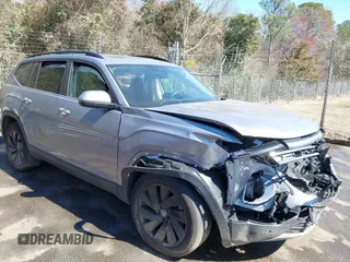 2024 Volkswagen Atlas SE z VIN 1V2JR2CA2RC518633, wystawiony jako IAAI lot #41773560 z przebiegiem 22 386 mil mil oraz . Historia ofert i sprzedaży dostępna na DreamBid. Obrazek 1.