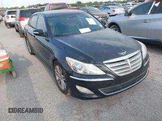2014 Hyundai Genesis 3.8L with VIN KMHGC4DD7EU264631, listed as a IAAI auction lot 42033725 with 183,397 mi miles. Bid and sale history available at carsss.com. Image 1.