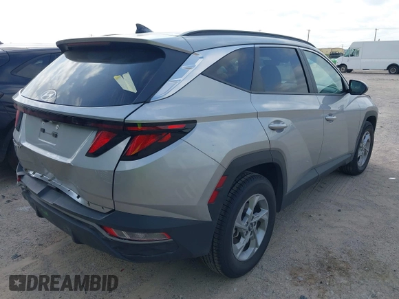 2024 Hyundai Tucson SEL with VIN 5NMJBCDE9RH345305, listed as a IAAI auction lot 42054135 with 33,947 mi miles. Bid and sale history available at carsss.com. Image 4.