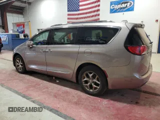 2017 Chrysler Pacifica Limited z VIN 2C4RC1GG4HR565098, wystawiony jako Copart lot #53072755 z przebiegiem 93 896 mil mil oraz Szkoda całkowita • Salvage title. Historia ofert i sprzedaży dostępna na DreamBid. Obrazek 2.