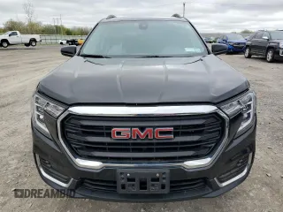 2022 GMC Terrain SLE z VIN 3GKALTEV1NL313378, wystawiony jako Copart lot #55805755 z przebiegiem 35 680 mil mil oraz Szkoda całkowita • Salvage title. Historia ofert i sprzedaży dostępna na DreamBid. Obrazek 5.