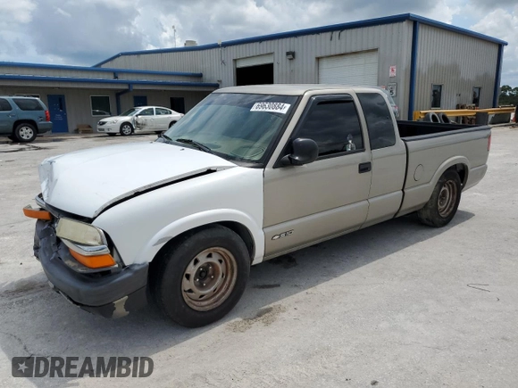 2001 Chevrolet S-10 LS with VIN 1GCCS19501K161711, listed as a Copart auction lot 69630884 with 318,975 mi miles and Salvage Title. Bid and sale history available at DreamBid. Image 1.