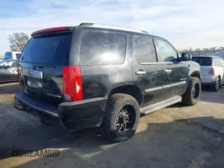 2009 Cadillac Escalade z VIN 1GYFK13289R242884, wystawiony jako IAAI lot #41320982 z przebiegiem 132 983 mil mil oraz . Historia ofert i sprzedaży dostępna na DreamBid. Obrazek 4.
