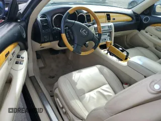 2004 Lexus SC 430 z VIN JTHFN48Y340056595, wystawiony jako Copart lot #49441915 z przebiegiem 111 075 mil mil oraz Szkoda całkowita • Salvage title. Historia ofert i sprzedaży dostępna na DreamBid. Obrazek 8.