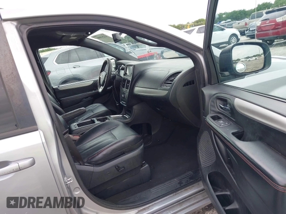 2017 Dodge Grand Caravan GT with VIN 2C4RDGEG7HR807515, listed as a IAAI auction lot 42253888 with 141,969 mi miles and . Bid and sale history available at DreamBid. Image 5.