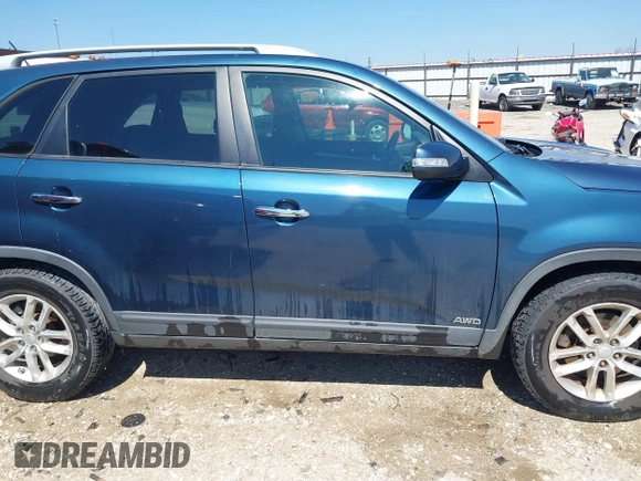 2015 Kia Sorento LX with VIN 5XYKTCA65FG611522, listed as a IAAI auction lot 41861461 with 200,615 mi miles. Bid and sale history available at carsss.com. Image 13.