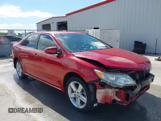 2012 Toyota Camry L z VIN 4T1BF1FK4CU555029, wystawiony jako IAAI lot #42318786 z przebiegiem 160 809 mil mil oraz . Historia ofert i sprzedaży dostępna na DreamBid. Obrazek 1.