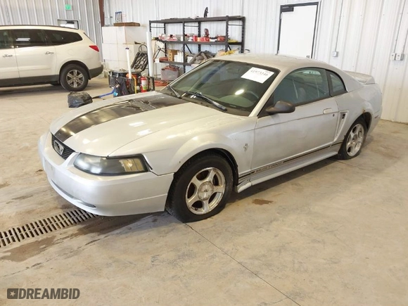 2001 Ford Mustang Standard with VIN 1FAFP40441F231441, listed as a IAAI auction lot 41973346 with 152,084 mi miles. Bid and sale history available at carsss.com. Image 2.