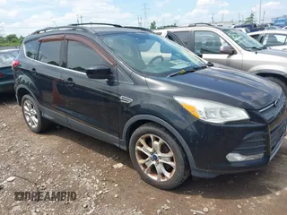 2013 Ford Escape SE с VIN 1FMCU0GXXDUB62281, выставлен на аукционе IAAI как лот 42680002 с пробегом 223 654 миль миль и . История ставок и продаж доступна на DreamBid. Изображение 1.