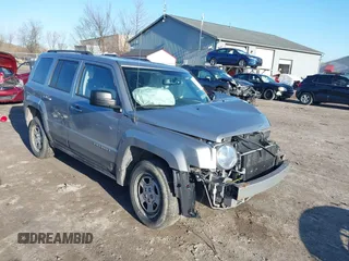 2016 Jeep Patriot Sport with VIN 1C4NJRBB1GD719198, listed as a IAAI auction lot 41987326 with 155,886 mi miles and . Bid and sale history available at carsss.com. Image 1.