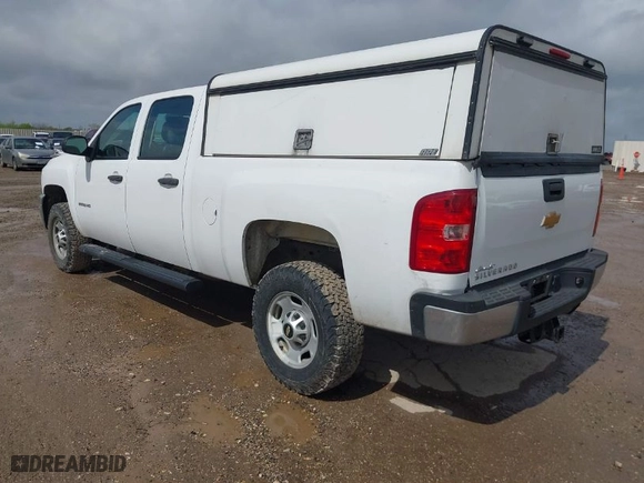 2014 Chevrolet Silverado 2500HD Work Truck with VIN 1GC1CVCG9EF130994, listed as a IAAI auction lot 41888918 with 133,221 mi miles. Bid and sale history available at carsss.com. Image 3.